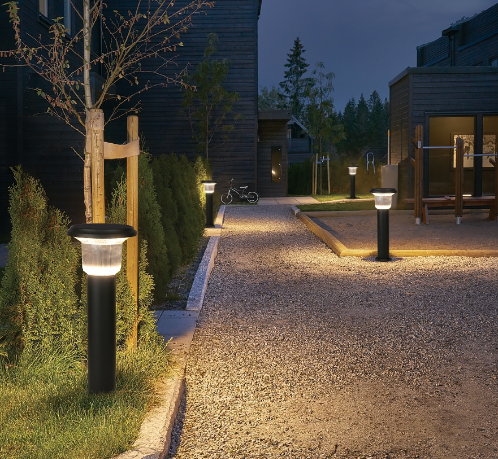 Solar path and garden lamp Contemporary Style