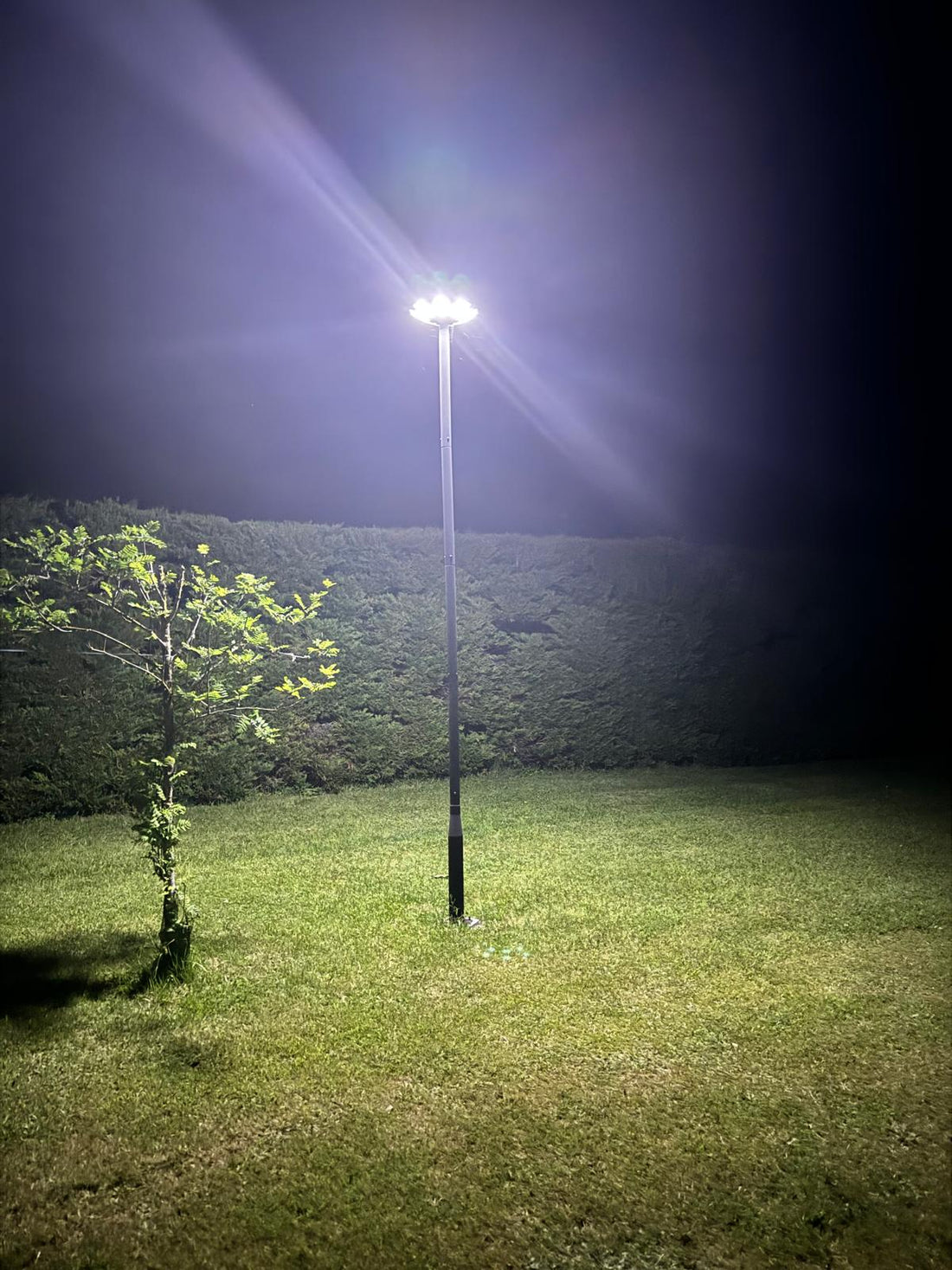 Adjustable pole and waterproof LED solar lamp set - Ideal floor lamp for a large garden or near a shed